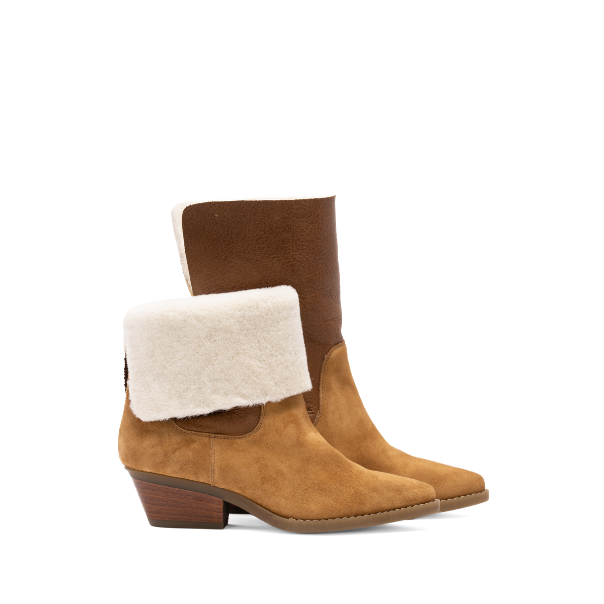 Scarlett Chase Forage pull on boot in camel suede with a cream shearling collar | Side profile of pair facing right with one collar up and one collar down on white background