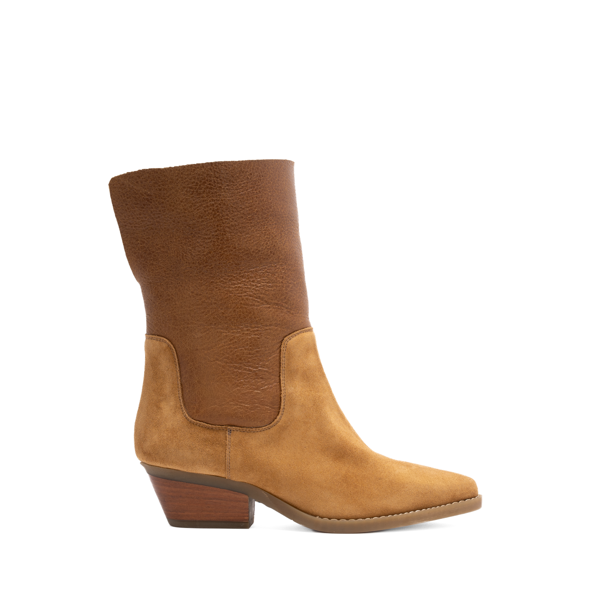 Scarlett Chase Forage pull on boot in camel suede with a cream shearling collar | Side profile facing right with collar up and white background