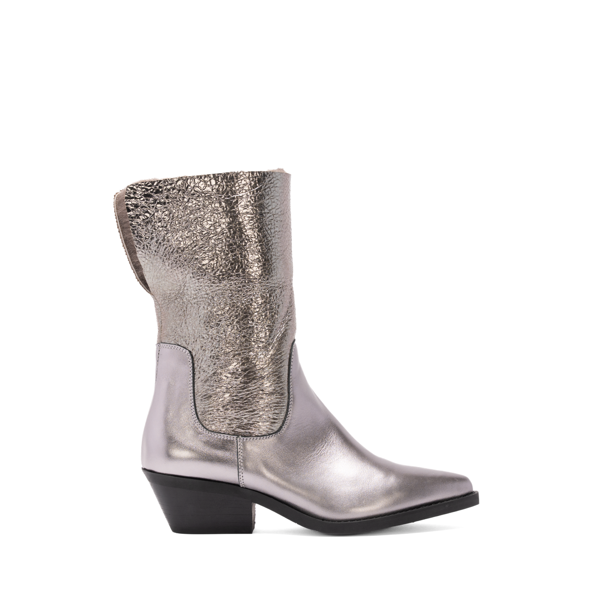 Scarlett Chase Forage pull on boot in metallic silver with a brown shearling collar | Profile facing right with collar up on white background