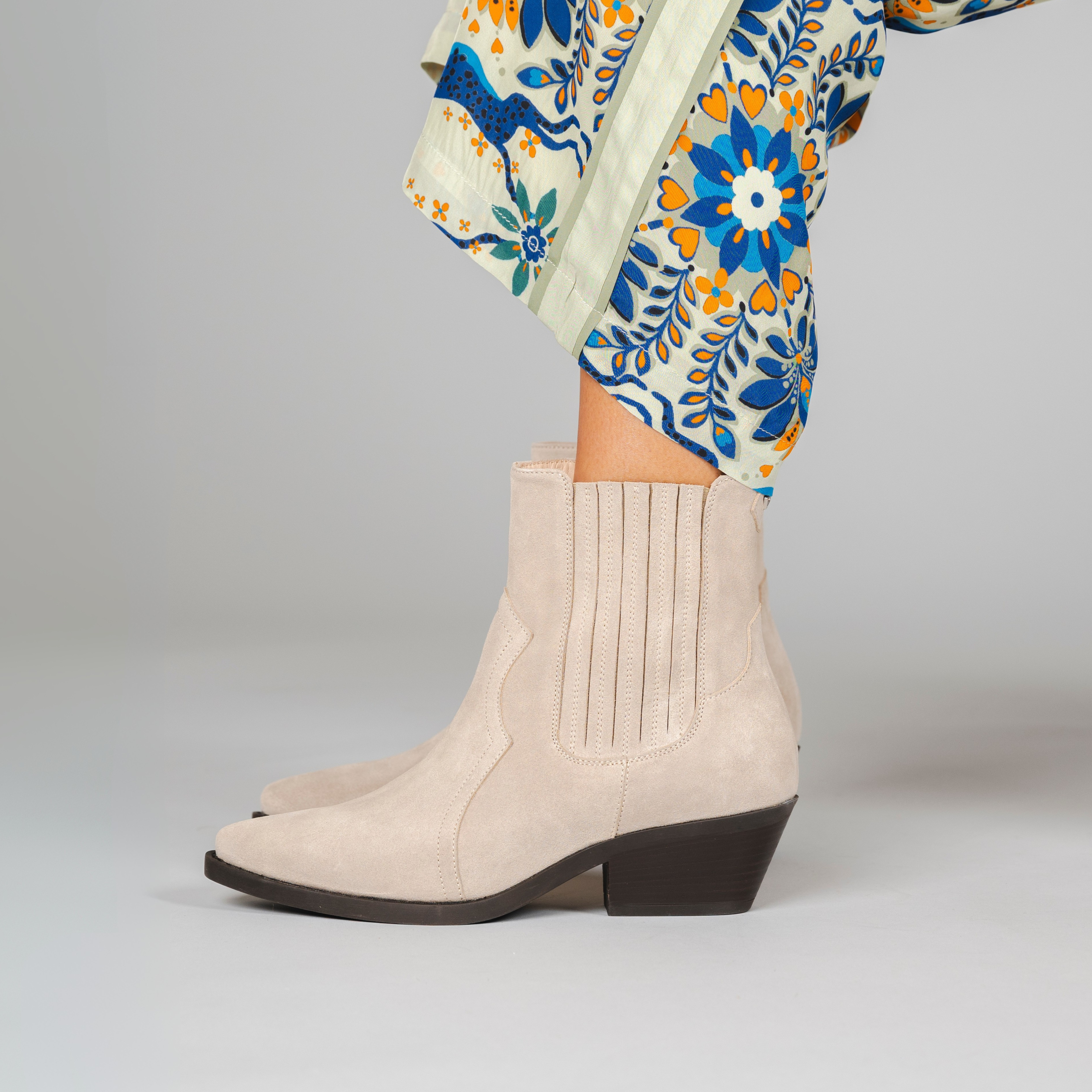 Frida Cowboy Boot