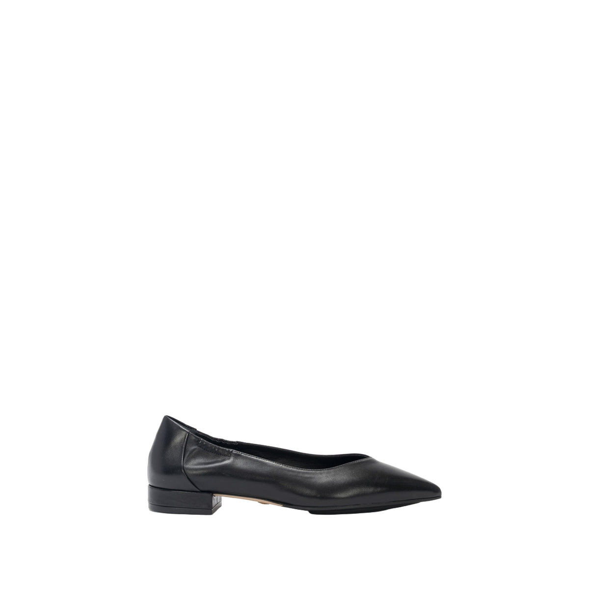 Scarlett Chase Black napa leather Brigid ballet flat with signature heel and V-cut upper | Profile facing right on white background