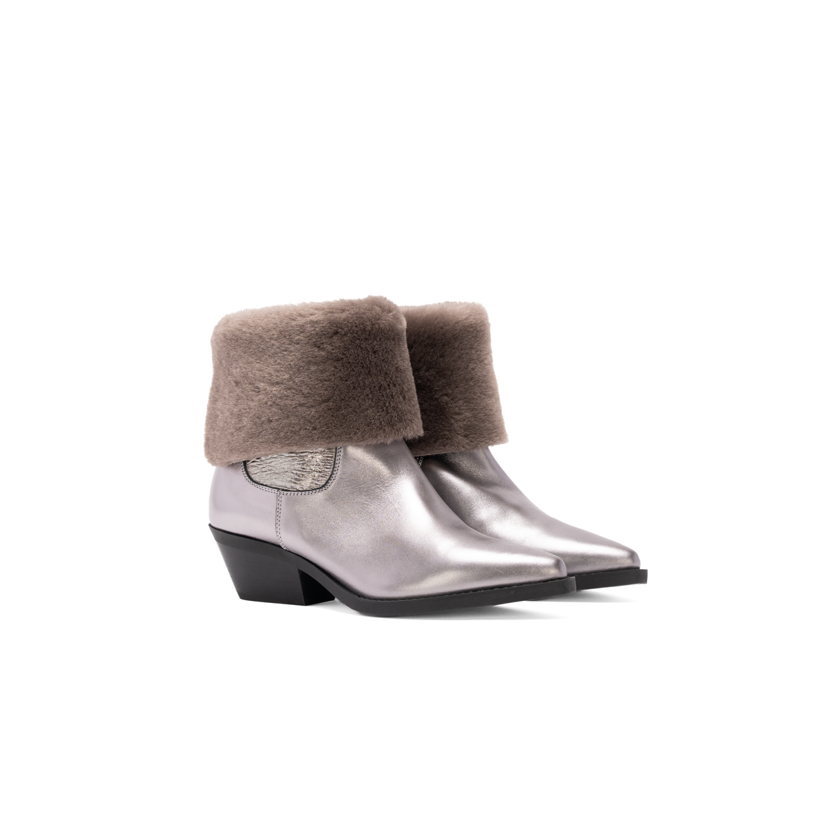 Scarlett Chase Forage pull on boot in metallic silver with a brown shearling collar  | 3/4 view of pair facing right on a white background with collar down