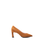 Scarlett Chase Scarlett 75 Pump Camel Suede with a V-cut upper and block heel | Profile on white background