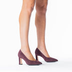 Scarlett Chase Scarlett 75 Pump Wine Suede with a V-cut upper and block heel | On foot standing on white background